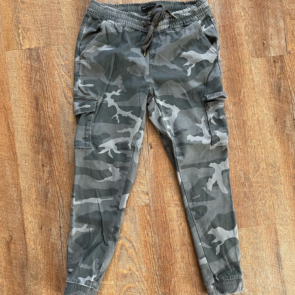 Women’s Cargo Jogger Pants